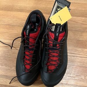 Arcteryx Men’s Acrux FL Gore-tex Approach Shoe Size 9 Black